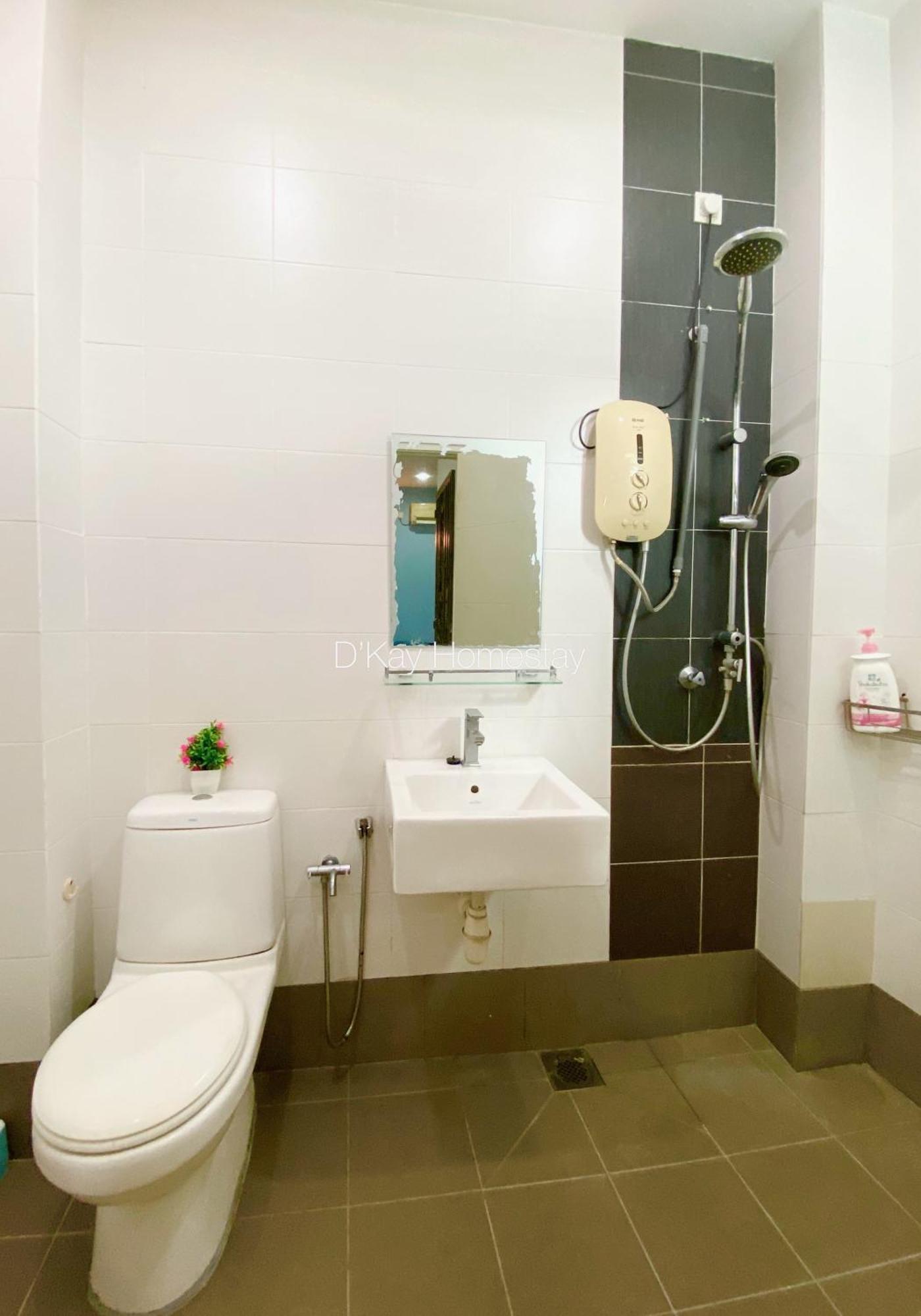 4 Bedrooms Homestay, Fully Aircond In Sendayan By D'Kay Homes I 10-15 Pax Seremban Luaran gambar